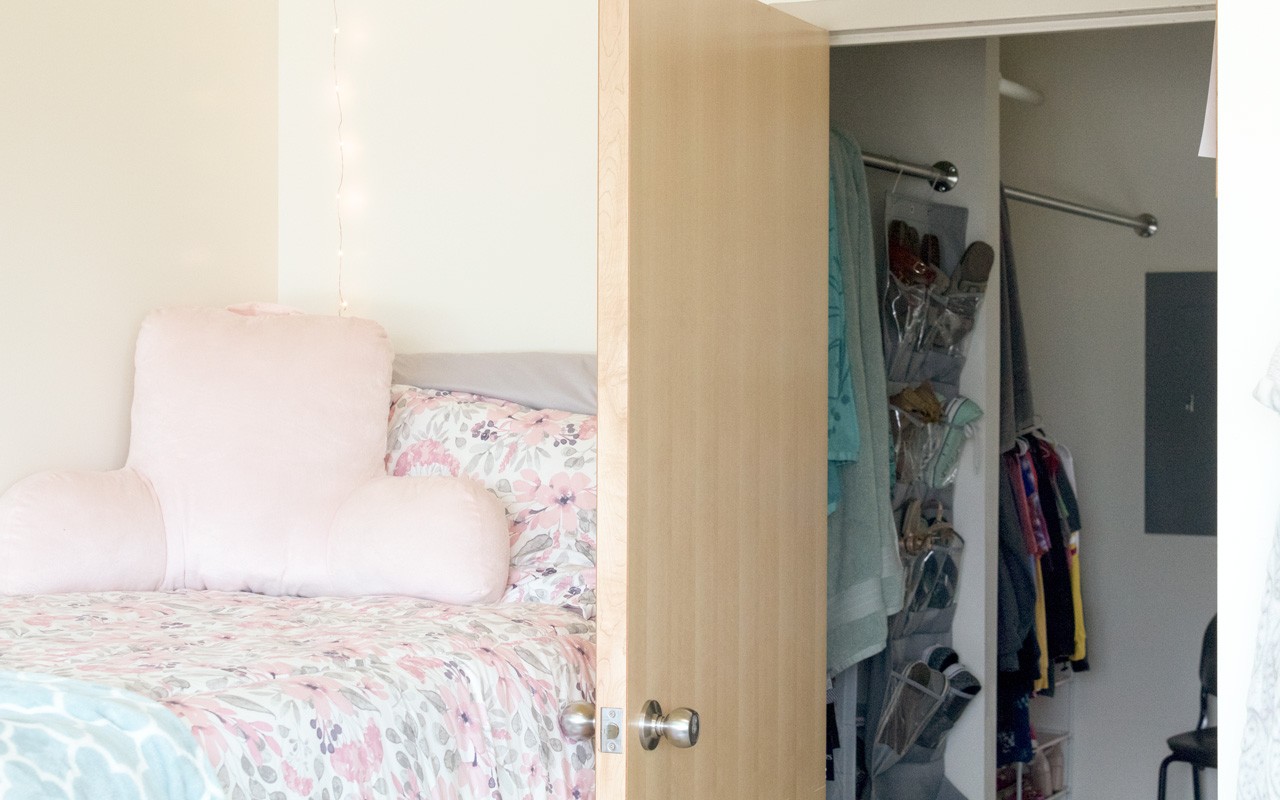 Morgens Hall room.